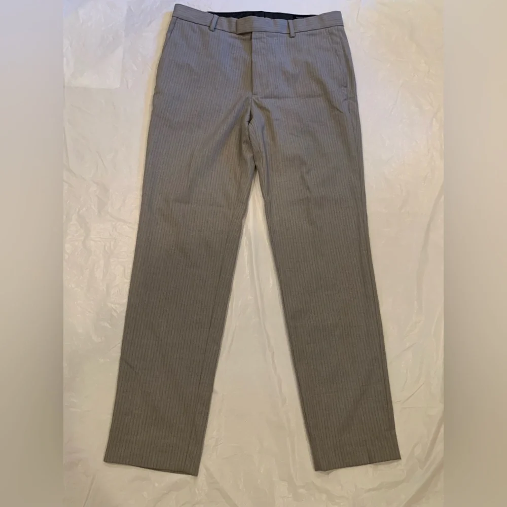 Banana Republic Slim Fit Men’s Grey W/ Blue Pinstripe Slacks/ Dress Pants 33x32